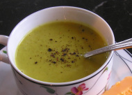 parsnip soup with leeks and parsley