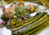 asparagus with almonds and yogurt dressing