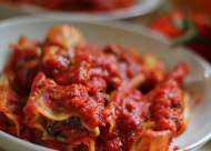 silky spicy tomato sauce