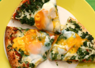 spinach and egg pizzette