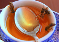 How to de-crystallize honey.