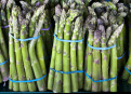 An easy way to store asparagus for up to 2 weeks.
