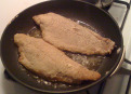 How to fry fish to make it crispy.