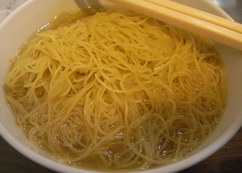 Noodles · flat · crunchy · Chinese restaurant 521 calories Happy Forks