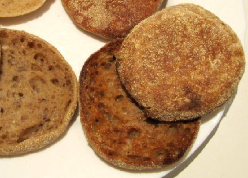 English muffins · wholewheat · toasted 221 calories Happy Forks
