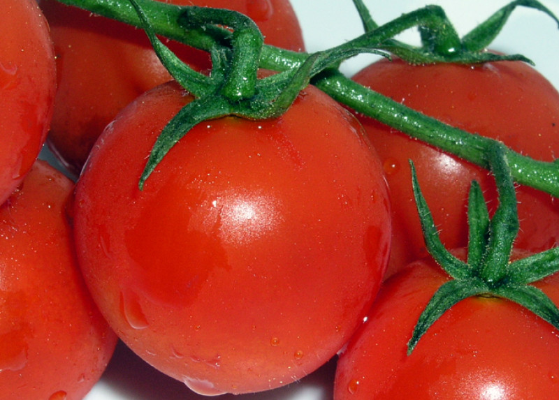 Tomatoes · red · ripe · raw · year round average 18 calories Happy