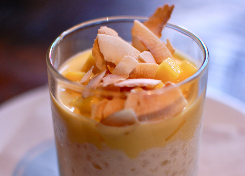 Coconut tapioca pudding with mango recipe | 216 calories | Happy Forks