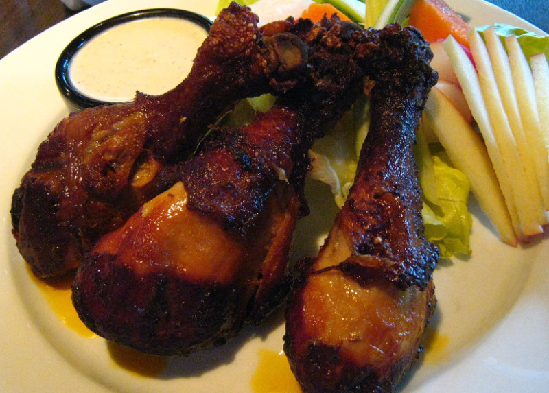 Chicken drumsticks, Ethiopian style recipe | 220 calories | Happy Forks