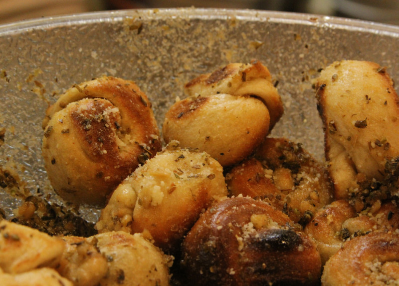 Garlic knots recipe 282 calories Happy Forks