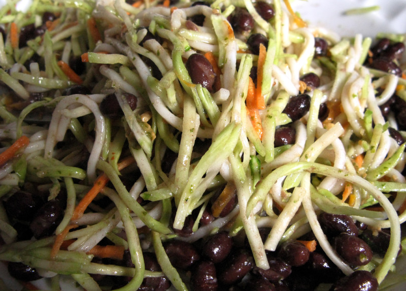 Broccoli slaw with cranberry orange dressing recipe | 153 calories | Happy Forks