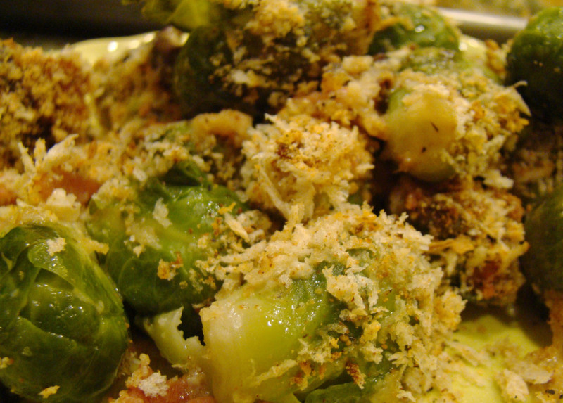 Brussels sprouts gratin recipe | 95 calories | Happy Forks