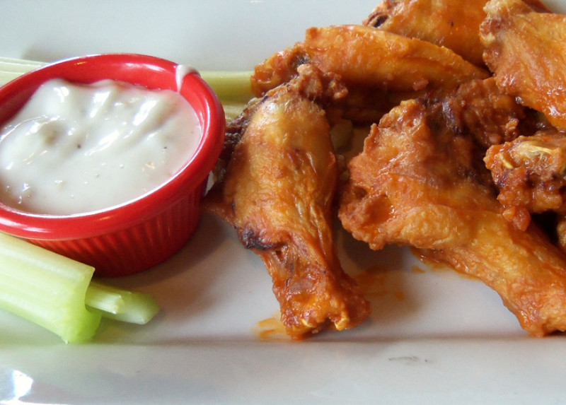 Buffalo wings recipe 255 calories Happy Forks