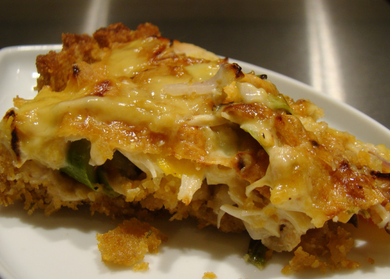 Caramelized onion tart with gorgonzola and brie recipe | 244 calories | Happy Forks