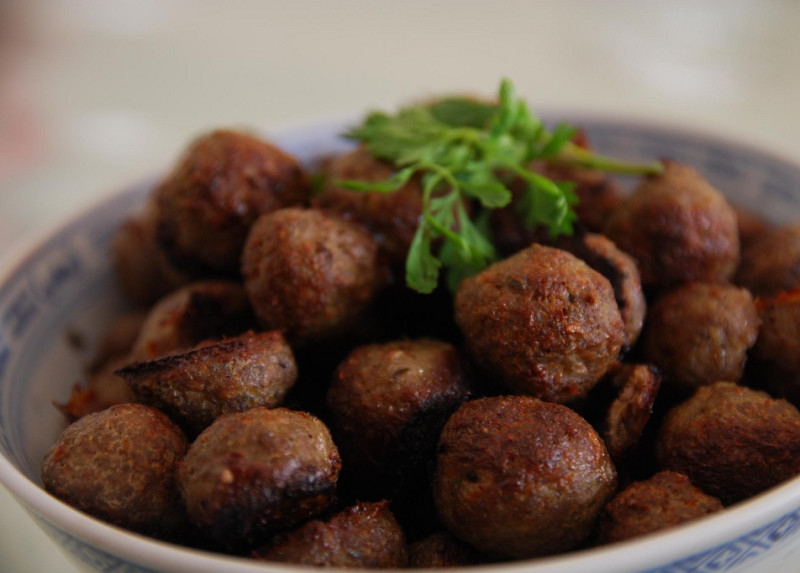 Cranberry glazed Turkey meatballs recipe | 166 calories | Happy Forks