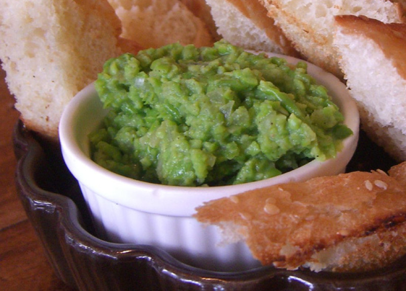 Fava bean dip with goat cheese and garlic recipe 129 calories Happy