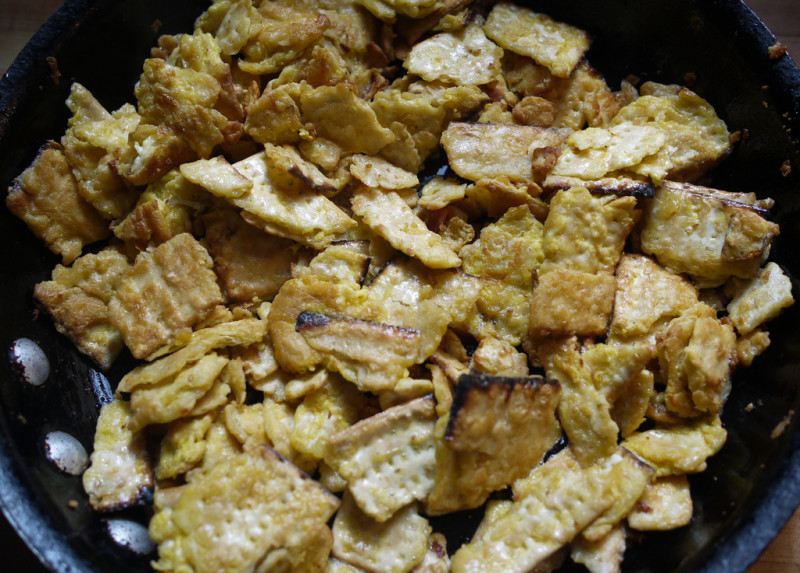 Matzo brei recipe 215 calories Happy Forks