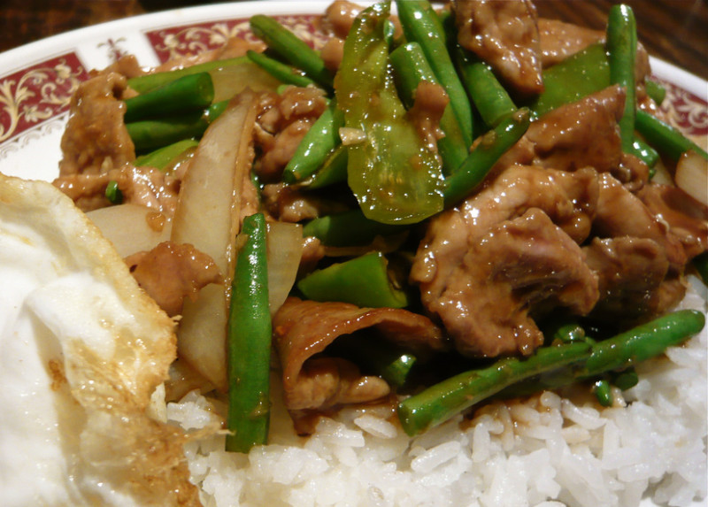 Pork stir fry with green onion recipe | 182 calories | Happy Forks