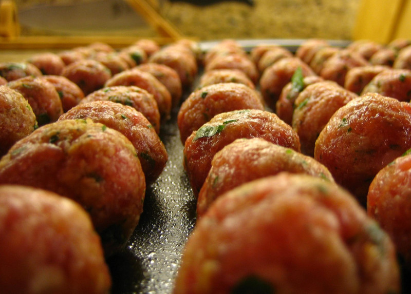 Pineapple glazed ham balls recipe 161 calories Happy Forks