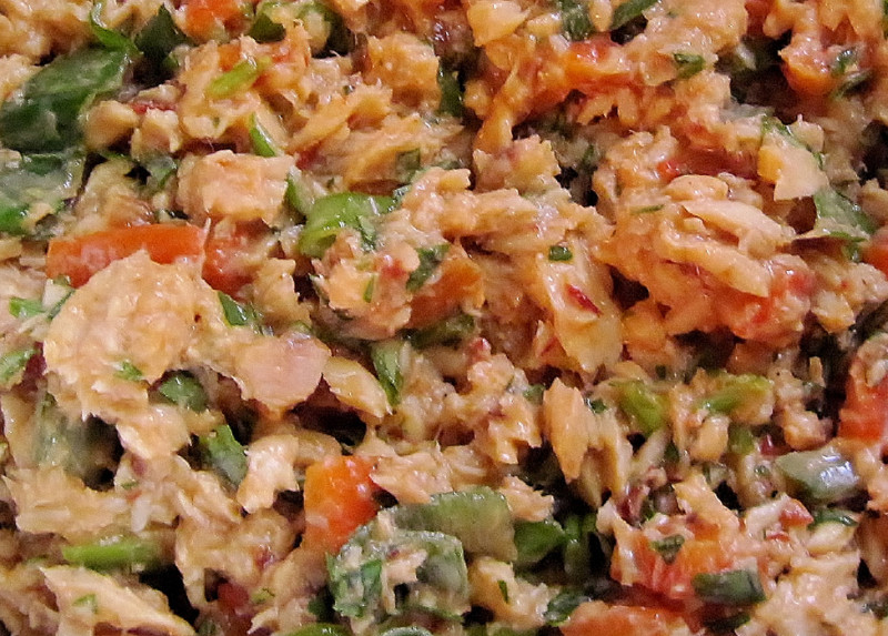 Salmon spread recipe | 300 calories | Happy Forks