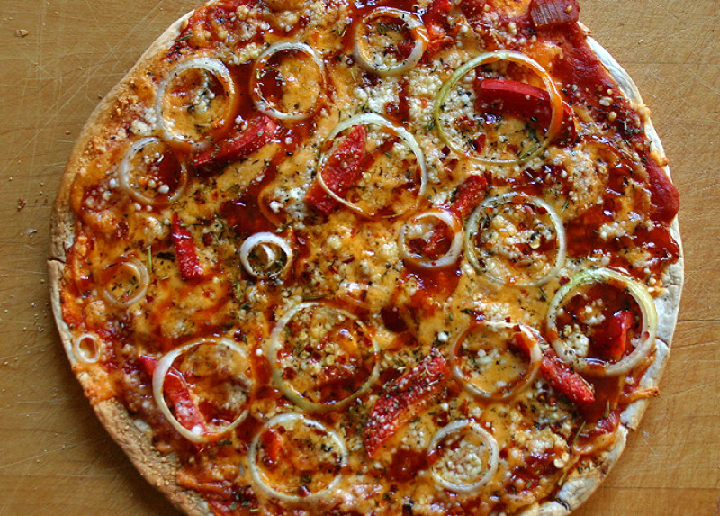 Ultrathincrust pizza with onions, mushrooms, and ricotta recipe 192