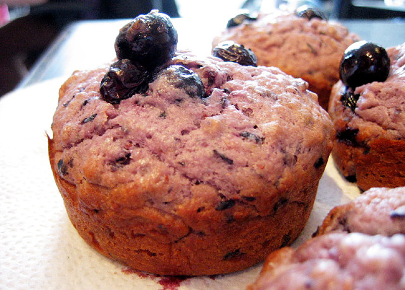Buttermilk berry muffins recipe | 241 calories | Happy Forks