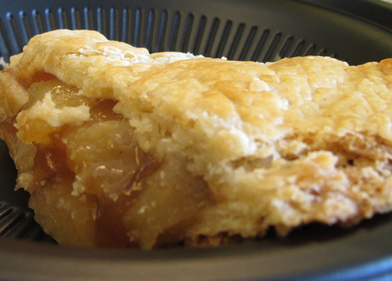 Extra thick apple pie recipe | 162 calories | Happy Forks