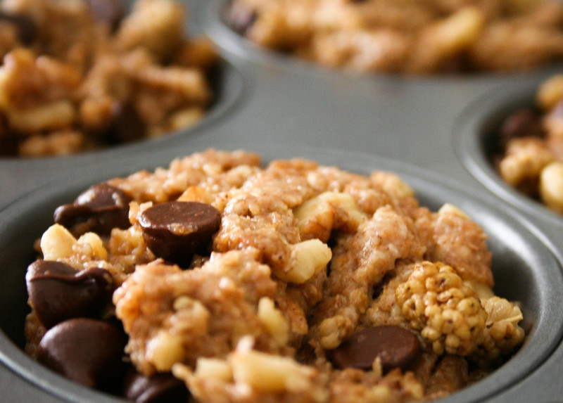 Chocolate, peanut butter and pretzel cupcakes recipe | 402 calories | Happy Forks