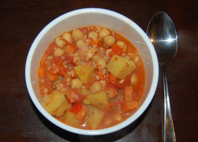Carrot soup with tahini and crisped chickpeas recipe | 83 calories | Happy Forks