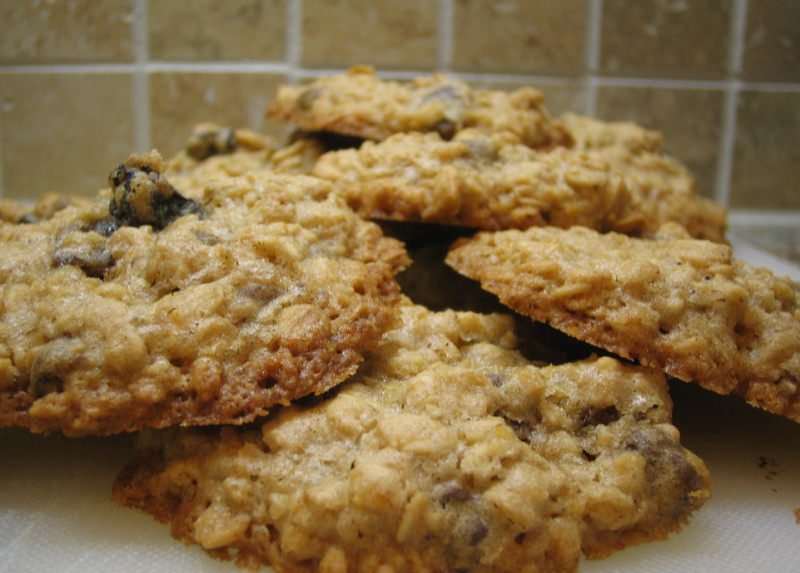 Eggnog oatmeal cookies recipe | 404 calories | Happy Forks