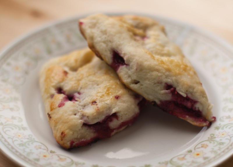 Whole wheat raspberry ricotta scones recipe 298 calories Happy Forks