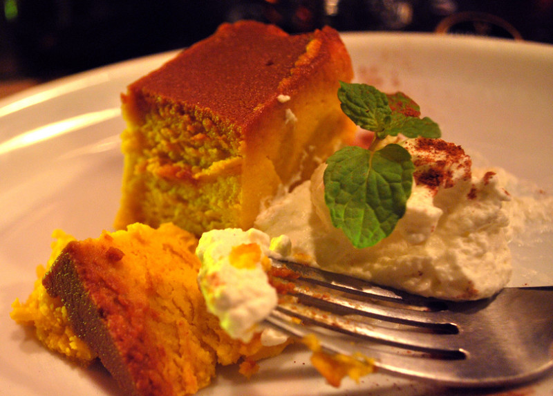 Baked pumpkin and sour cream puddings recipe | 140 calories | Happy Forks